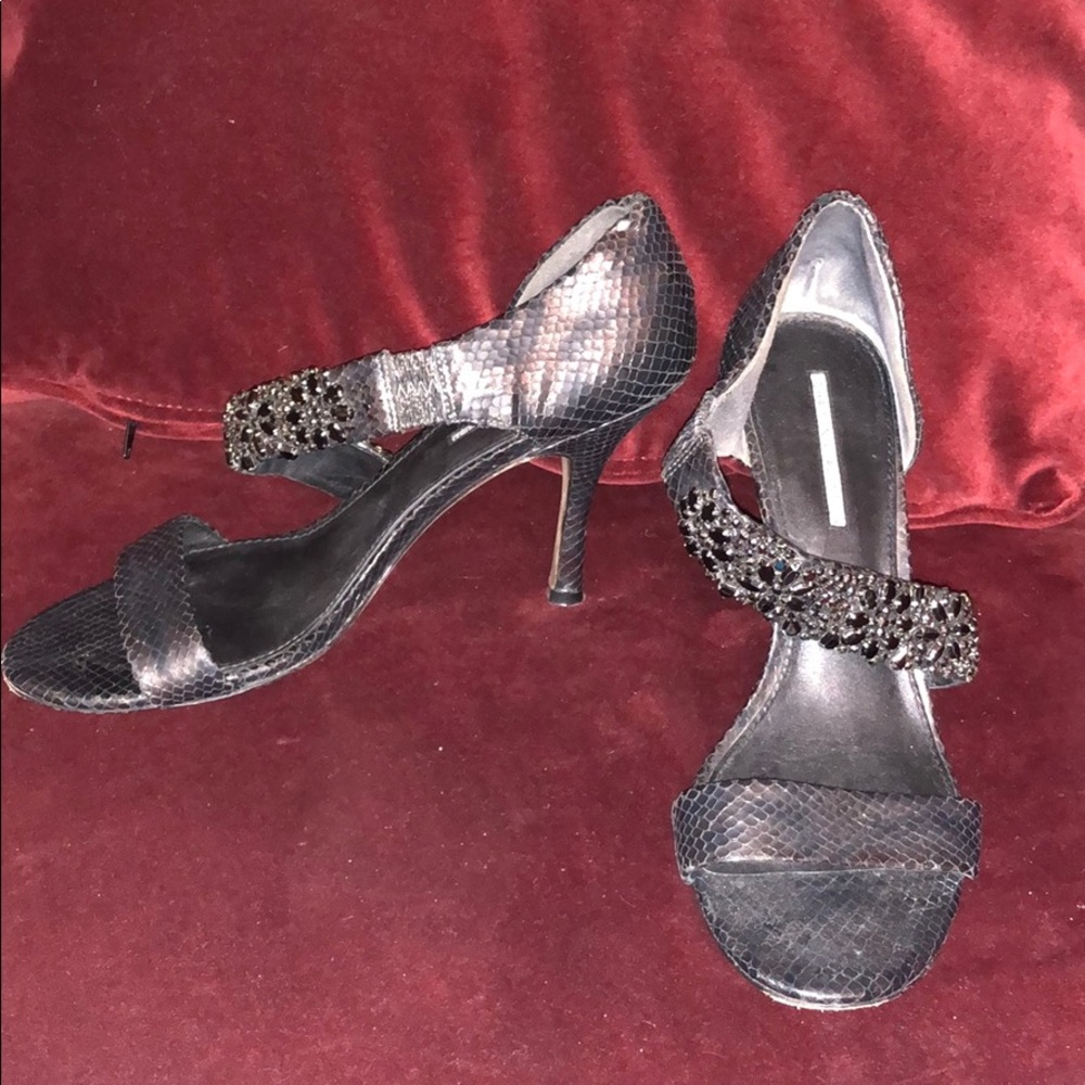 VERA WANG LAVENDER black jewel lizard heel sandal
